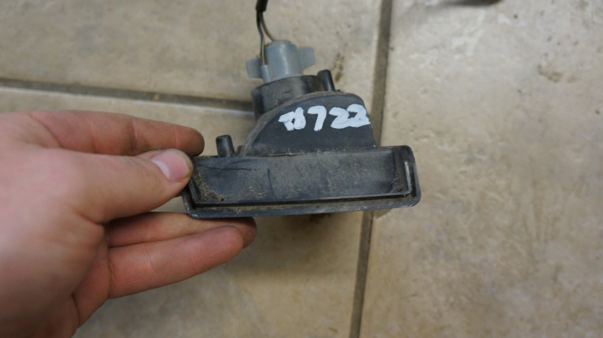 86 87 Kawasaki GPZ1000 ZX1000 Ninja Rear Left LH Turn Signal