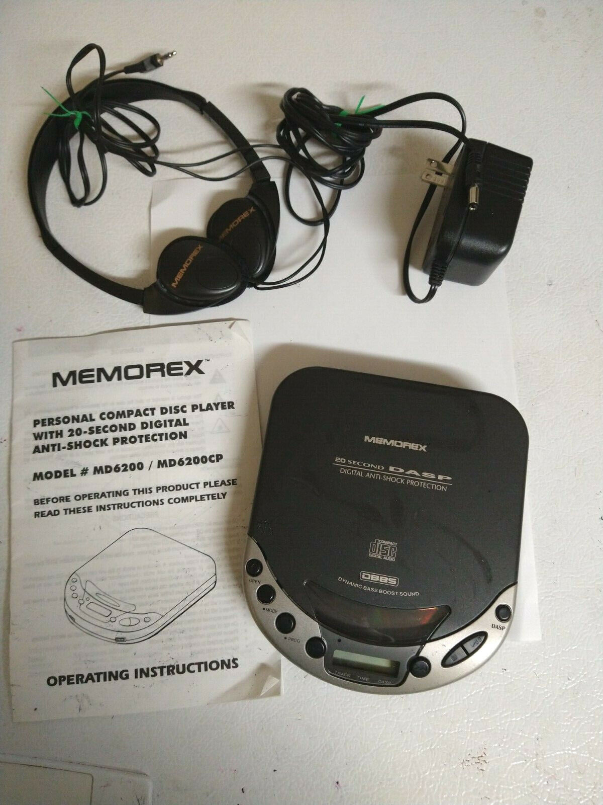 Vintage Memorex Personal CD Player w Digital Anti-Shock Protect Headphones