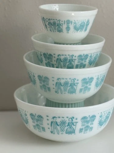 Pyrex Turquoise Amish Butterprint Nesting Mixing Bowls 401,402,403, 404 **RARE**