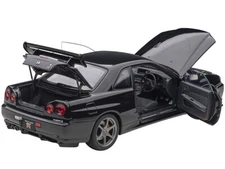 Nissan Skyline GT-R (R34) Black Pearl 1/18 Model by Autoart