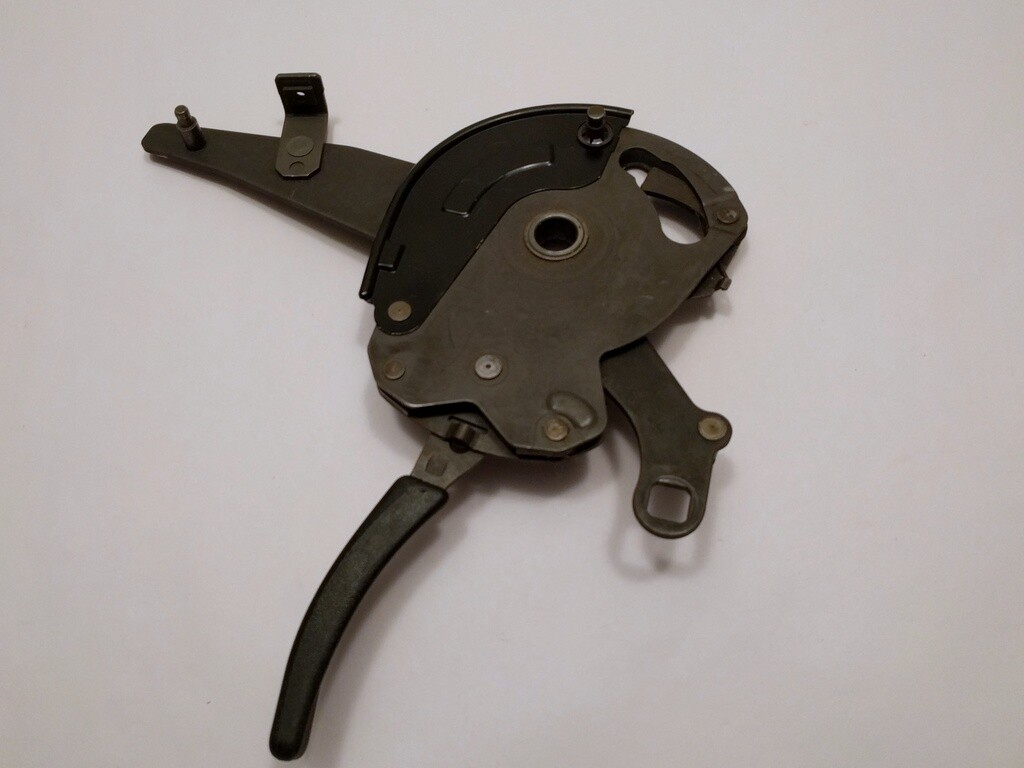 BMW E30 CUPE Right Seat Mechanism Lever Adjustment 52101922148 for 