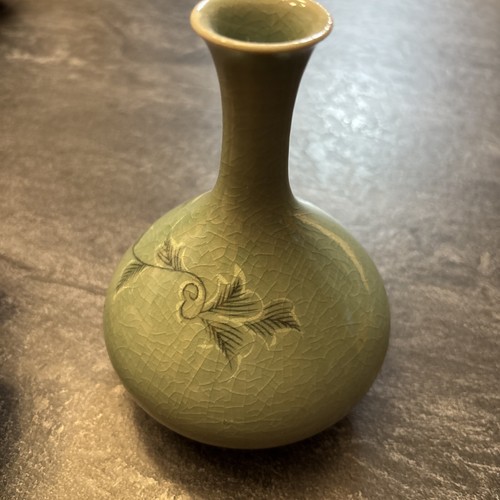Korean Celadon Vase - green, crackle finish with Flowers 5.75” Nice! #X - Picture 16 of 24