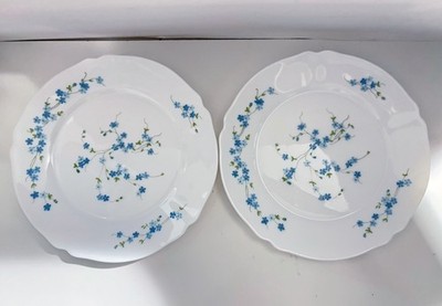 2 Arc Arcopal France VERONICA Blue Flower Scalloped Dinner Plates 10.25  Vintage