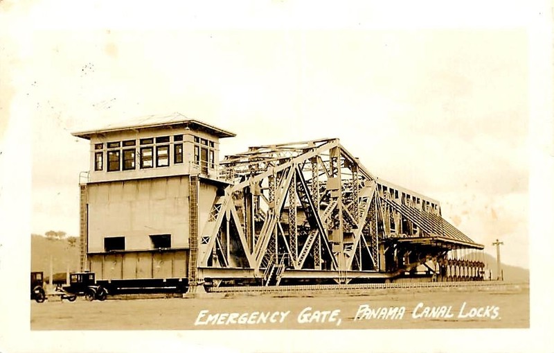 EMERGENCY GATE, RPPC, PANAMA CANAL LOCKS, VINTAGE POSTCARD (AN350)