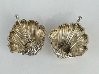 Pair of Solid Silver Shell/Scallop Shaped Salts and Spoons Birmingham 1902