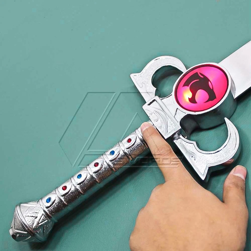 Thundercat Lionio Sword of Omens Replica sword with leather sheath - Image 3 of 4