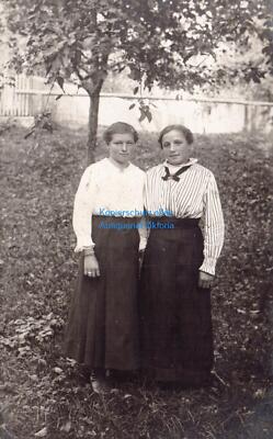 Photo postcard women around 1914 probably room or from Aulendorf