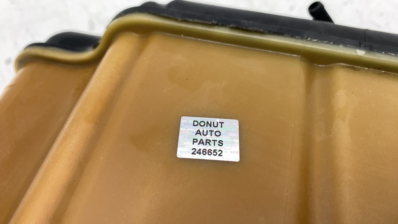 Maserati Ghibli 2014-2020 Coolant reservoir