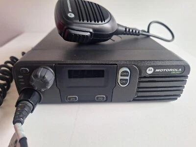 Motorola DM3401 Mobilfunkgerät Digital DMR mit Mikrofon 136-174 MHz VHF - Bild 1 von 4