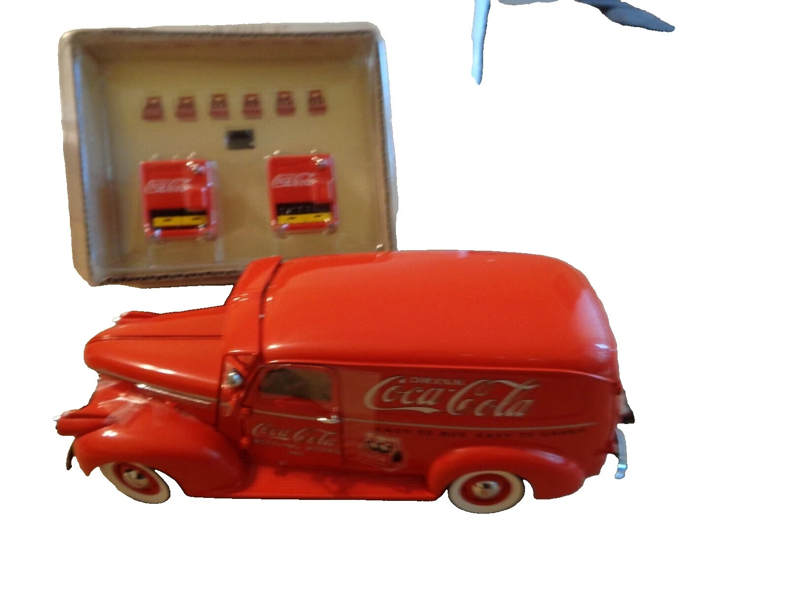 Camión de reparto fundido a presión Ford Danbury como nuevo vehículos diecast y de juguete