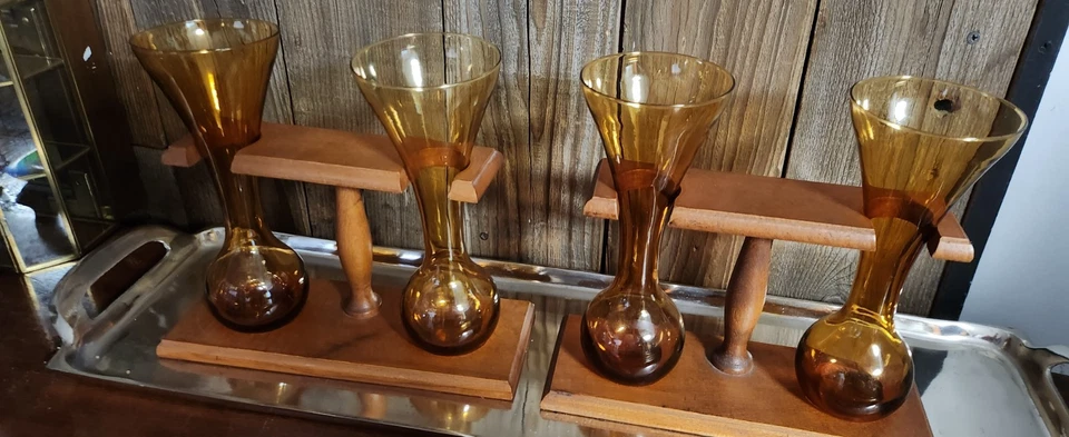 Двойной набор винтажных дворовых стаканов эля с деревянной подставкой  - Изображение 4 из 4