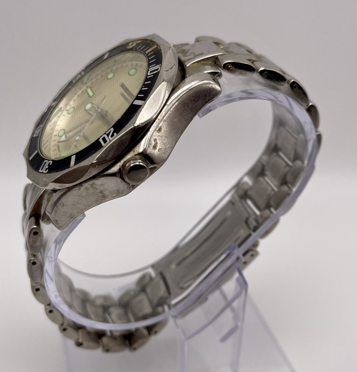 麻酔銃時計風　QUARTZ WATER RESIST　LIANDA 20a6d92cbf8f95cdb1234b5916feaa