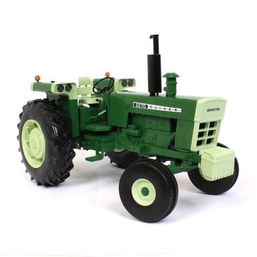 1/16 High Detail White Oliver 2270 by Spec Cast SCT742 - Picture 2 of 6