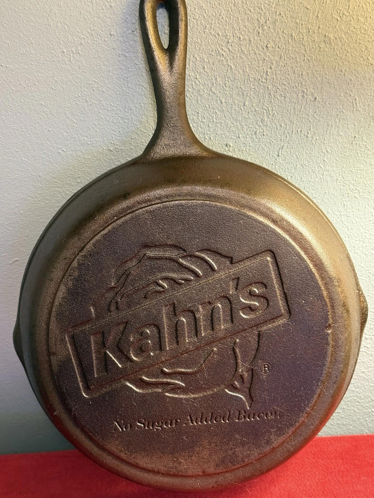 Vintage 10.25 Lodge Cast iron skillet Advertising Kahn's, No sugar added bacon
Opens in a new window