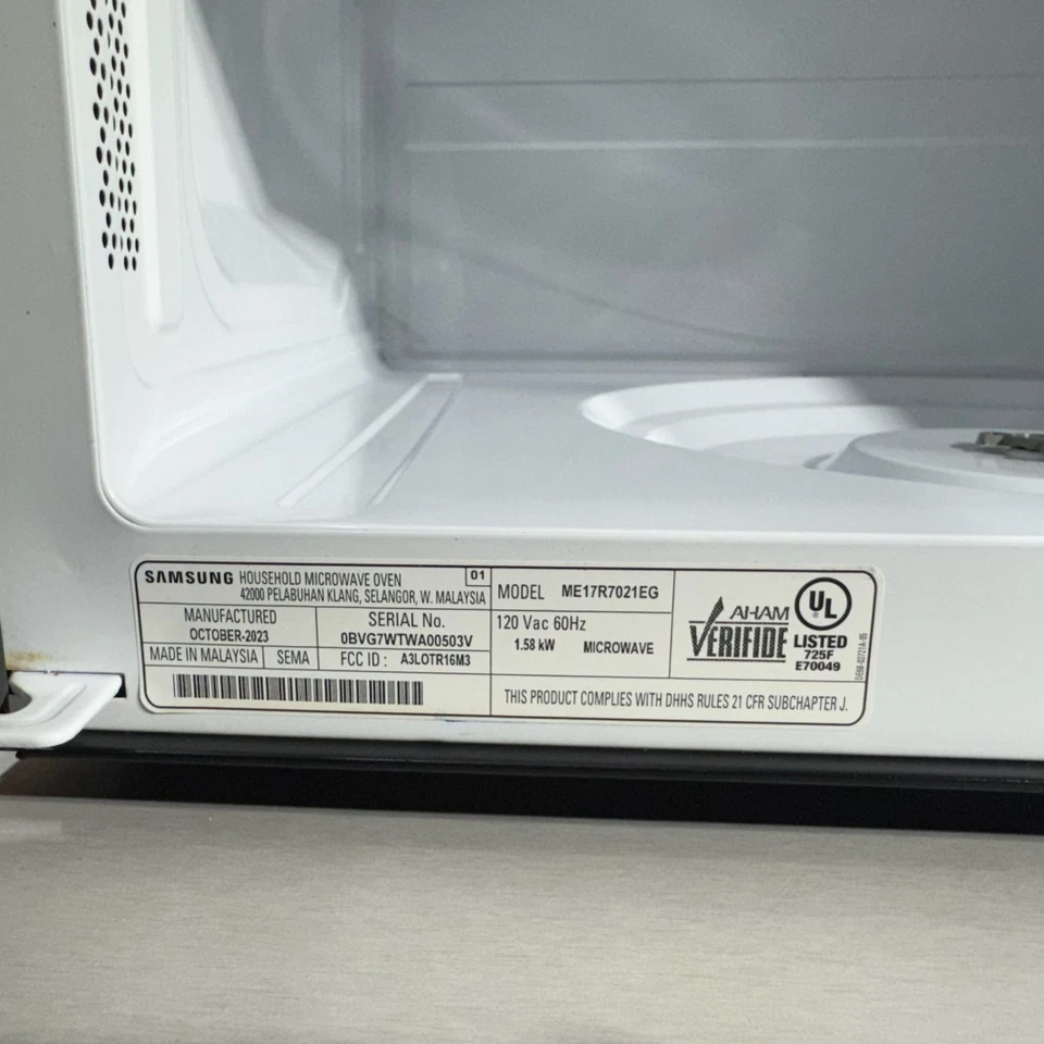 Microondas Samsung Over the Range Negro ME17R7021EG 1.7 CU 1000W RAYADO NUEVO CON ETIQUETAS Foto 4 de 4