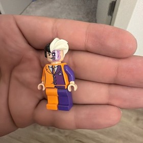 LEGO Two-Face Minifigure 2012 - 6864 - Batmobile Chase **Very Good Condition**