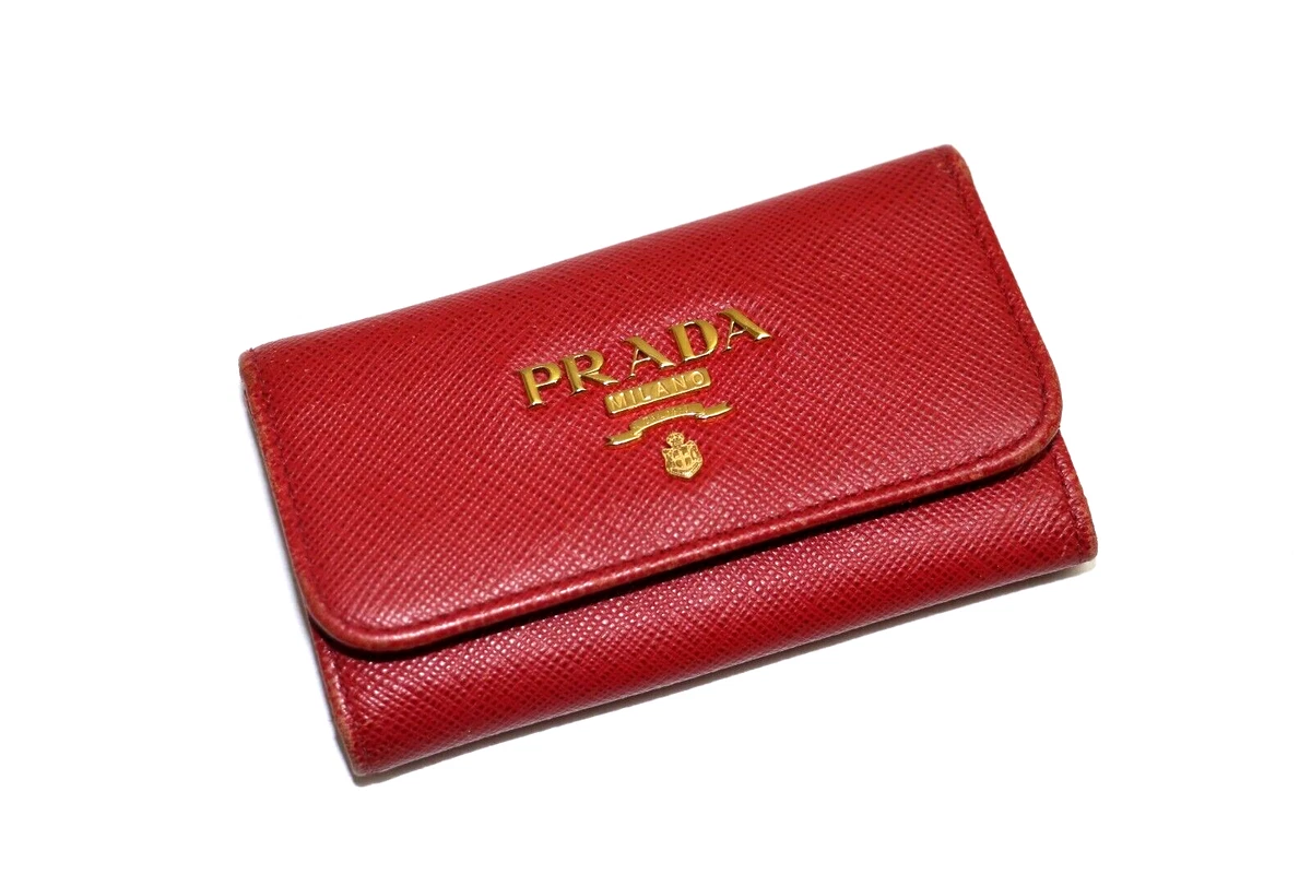 Prada Saffiano Vernice Fiocco Bow 6 key holder Red Leather Patent leather  ref.1011553 - Joli Closet