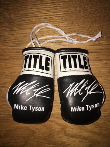 Mike Tyson Autographed Mini Boxing Gloves & Keyring Signed memorabilia Gift Set - Picture 3 of 10