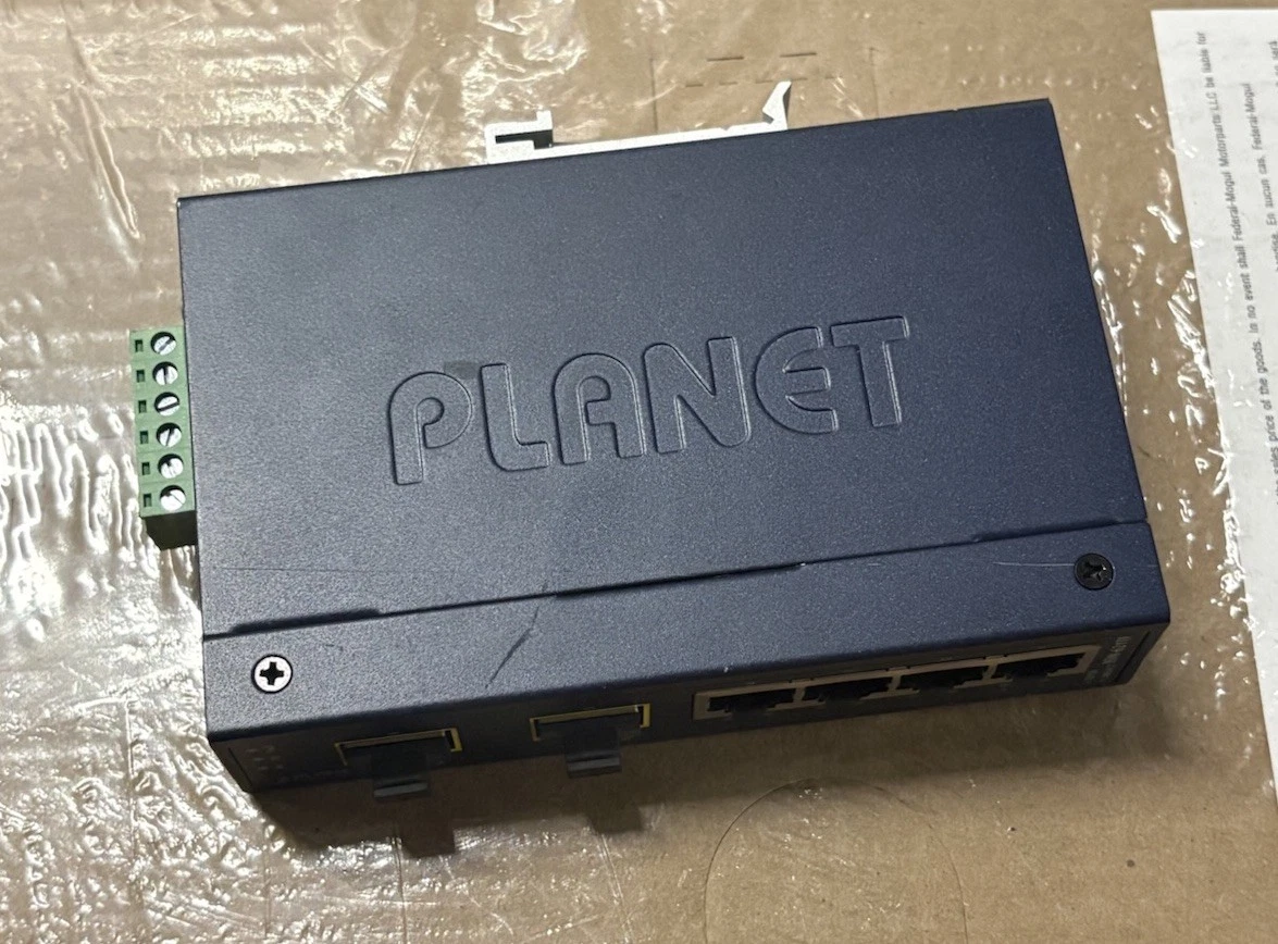 Planet Industrial Ethernet Device ISW-621TF photo 1
