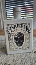 Amuerte Gin Flasche &ndash; leer &ndash; 24K Blattgold-Logo | Deko Highlight