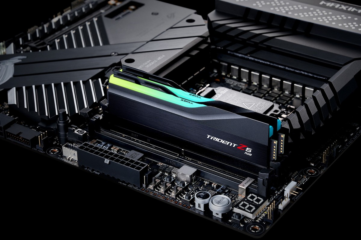32GB G.Skill DDR5 Trident Z5 RGB 6000MHz CL30 1.35V Dual