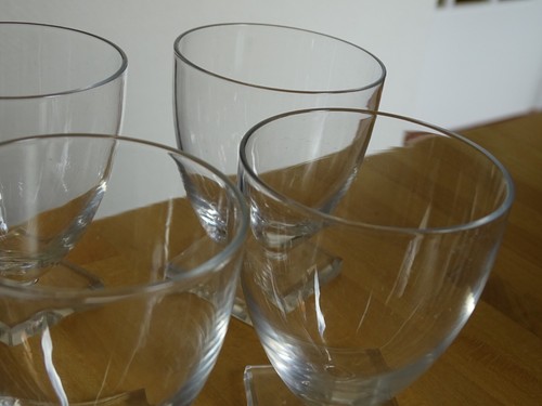 ST LOUIS 6 ANCIENS VERRES A VIN CRISTAL MOD ODILE UNI PIED CARRE 8,5 cm défauts - Picture 6 of 17