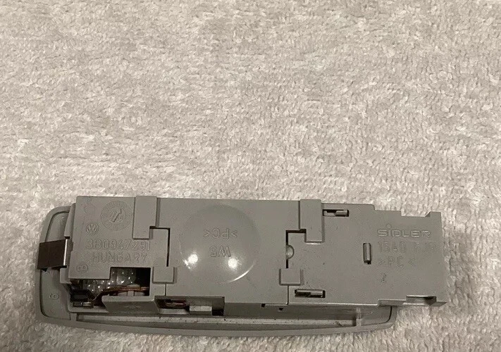 Luz de mapa interior cúpula trasera Volkswagen Beetle 1998-2010 3B0947291 OEM Foto 2 de 2