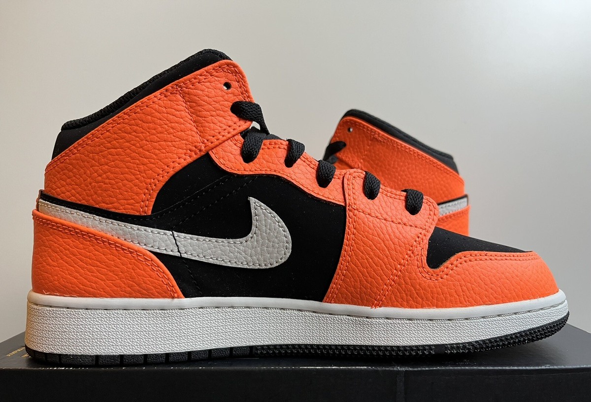 ハリー 2XL1、L5、M1 RN3267 オレンジ Nike Air Jordan 1 Mid (GS) Black Cone 554725-062 Youth Sz 6.5Y