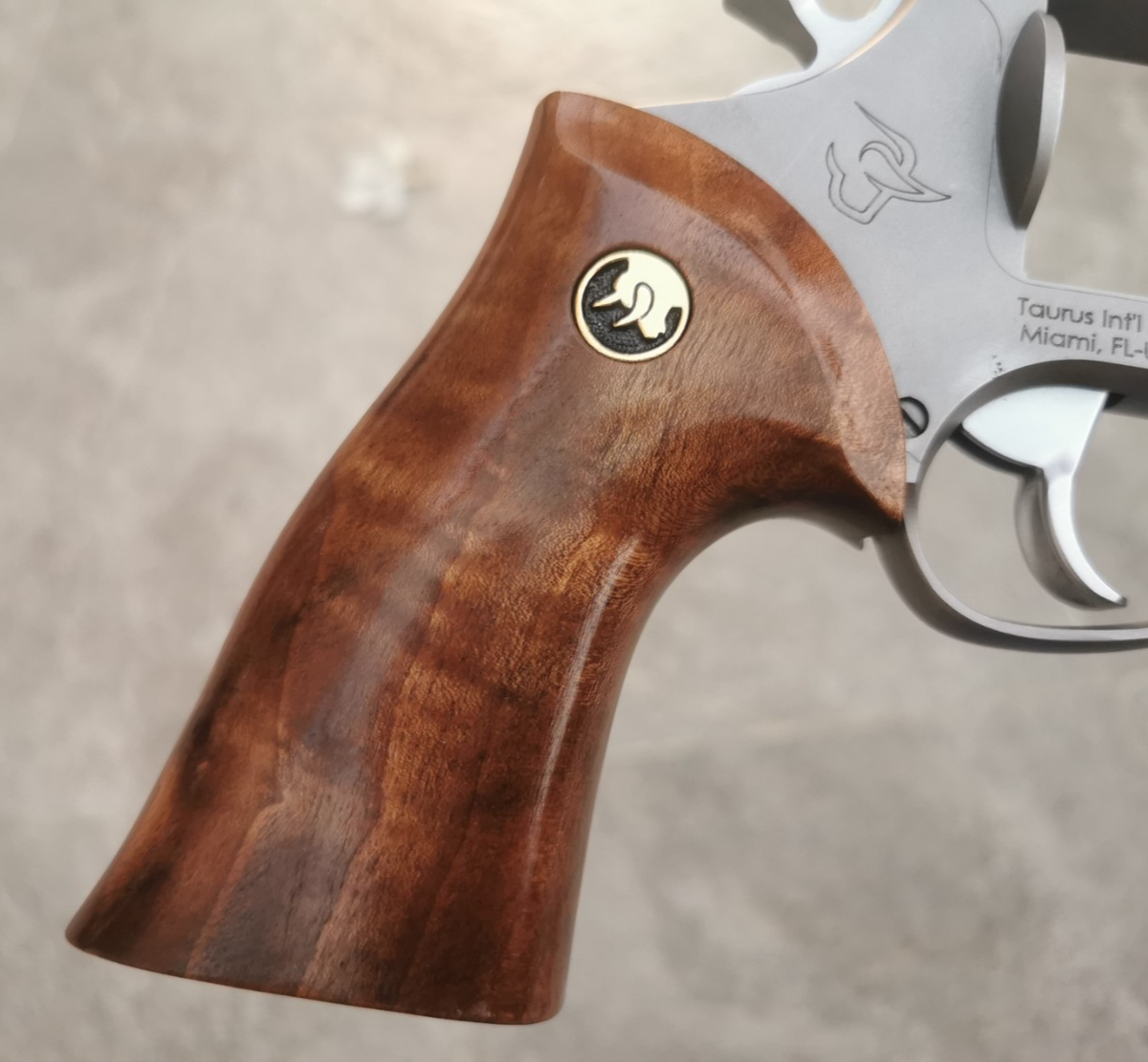 Fancy Walnut Wood for Taurus Tracker Grips Judge Model 627 445 692
