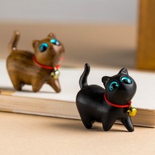 Simpatici piccoli gatti in legno intagliate decorativo per casa