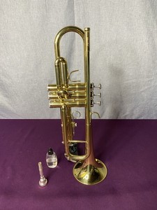 Mendini by Cecilio Student Trumpet W/ Case and Mouthpiece Mtt-l