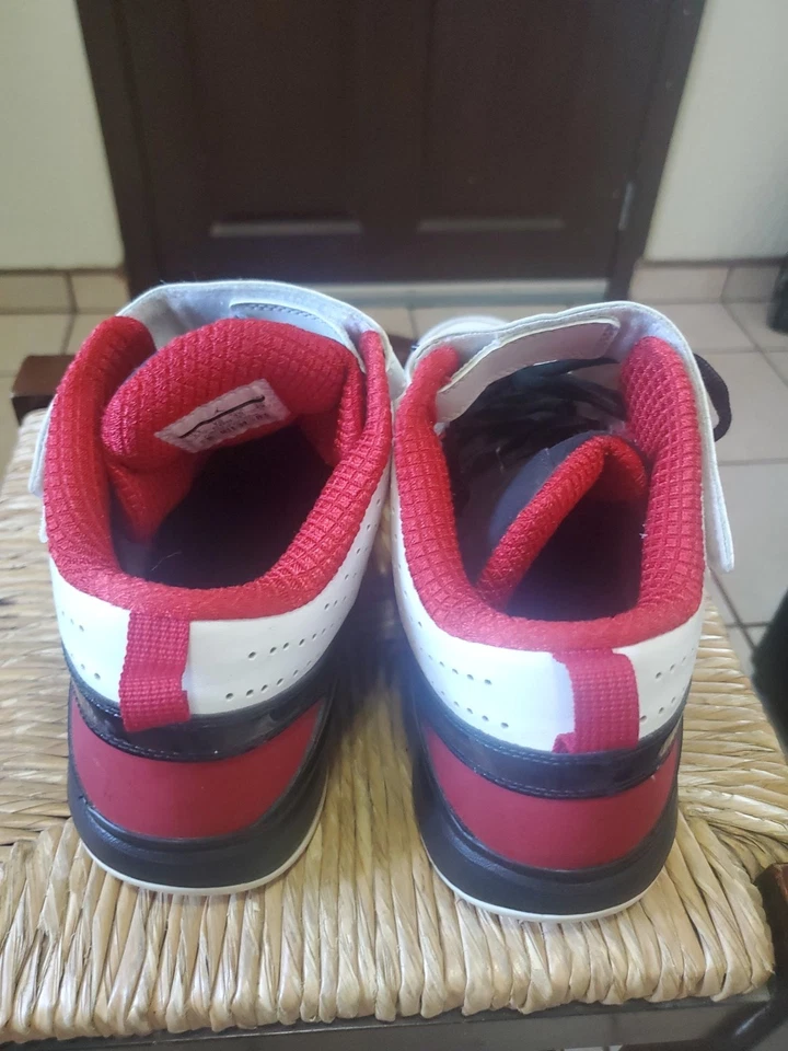 Air Jordan Hombres 11 BCT Medio Negro/Rojo Estilo # 454043-101 Excelente Patente ASPECTO RARO Foto 3 de 4