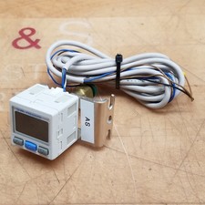 SMC ZSE30A-N01-B Pressure Switch, 0~ - 101kPA, 12-24VDC - USED