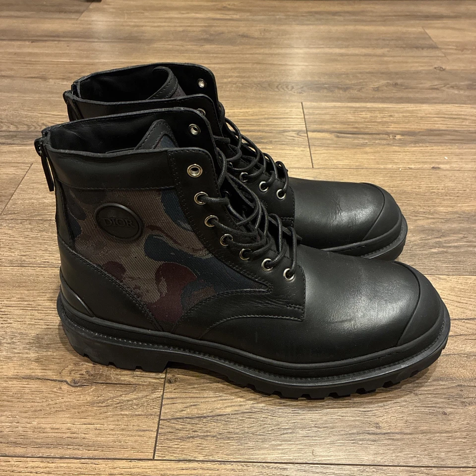 DIOR x PETER DOIG 1600$ Talla 11 EE. UU. EURO 44 Botas de Cuero Negras Camufladas Auténticas Foto 2 de 4
