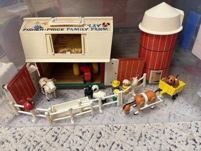 Vintage Fisher-Price 915 Little People Play Family Farm Barn Silo complete
