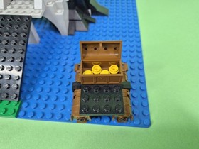 LEGO Castle (6077) Forestmen&rsquo;s River Fortress - 94% Complete - READ DESCRIPTION 