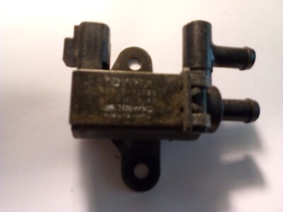 1993-96 TOYOTA CAMRY GENUINE VACUUM SWITCH VALVE VSV # 90910-13006