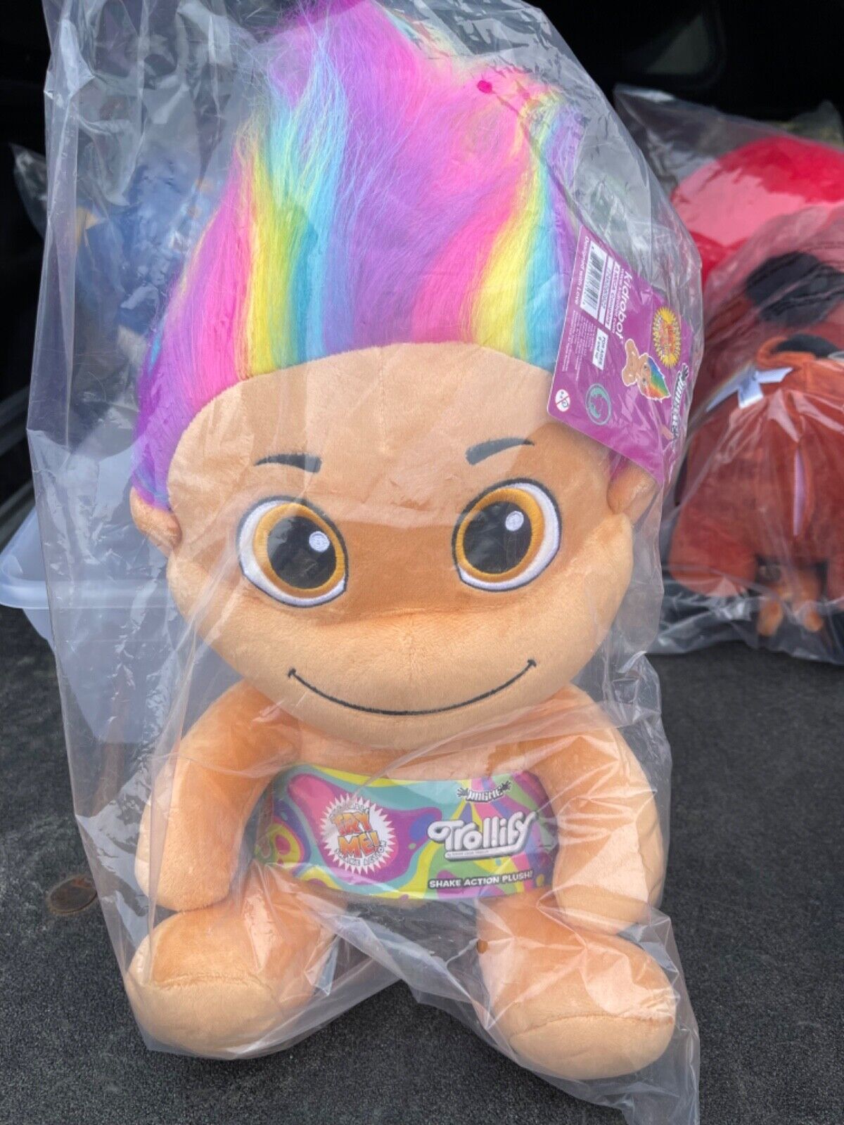 Trolls Rainbow 16 HugMe Vibrating Plush - Kidrobot