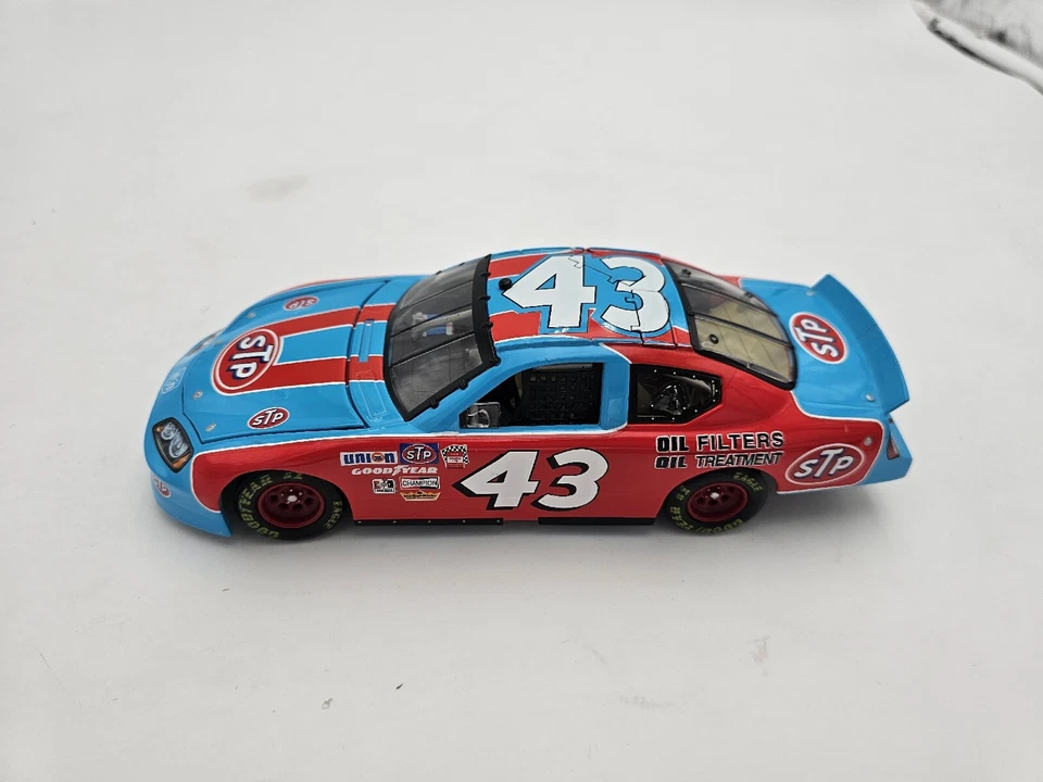 Richard Petty #43 Stp Dodge 2005 Ladegerät 1:24 Maßstab #1 - Bild 2 von 4