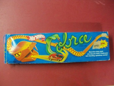 hot wheels cobra stunt set