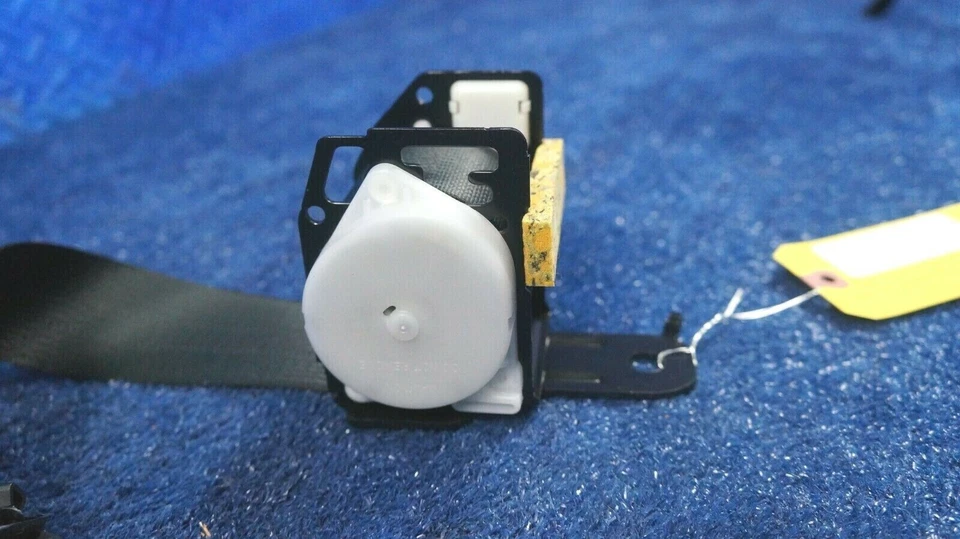 LEXUS IS 250 2006-2013 OEM RETRACTOR DE CINTURÓN DE SEGURIDAD CENTRAL TRASERO - NEGRO Foto 4 de 4