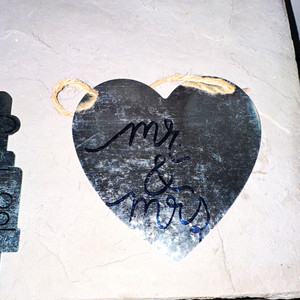 2pc Metal & Jute Hanging Wedding Signs "Just Married" Car & "Mr & Mrs" Heart