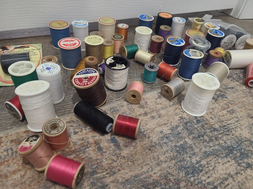 Lot of 1.5lb Spools of Polyester, Cotton  Embroidery Machine Thread, Wood Spools - Image 4 of 4