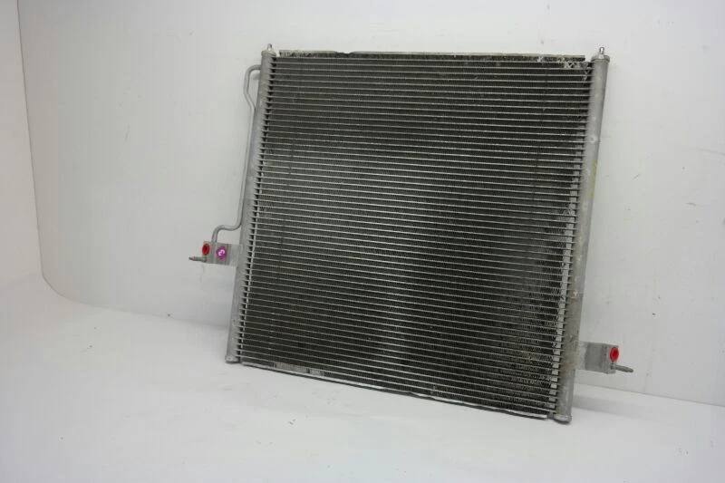 Condensador de aire acondicionado Ford Explorer 06-10 4,6 L Foto 3 de 4