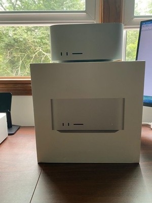 Apple Mac Studio 2022 A2615 M1 Ultra  20C-CPU 48-Core GPU 64GB RAM 1TB SSD