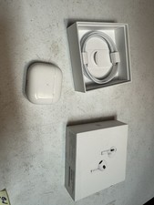 Apple AirPods 3rd Generation Lightning Charging Case, FOR PARTS OR REPAIR B120