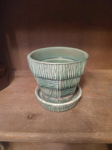 Vintage McCoy USA Green Basket Weave Flower Pot Planter Attached Saucer 4.75”