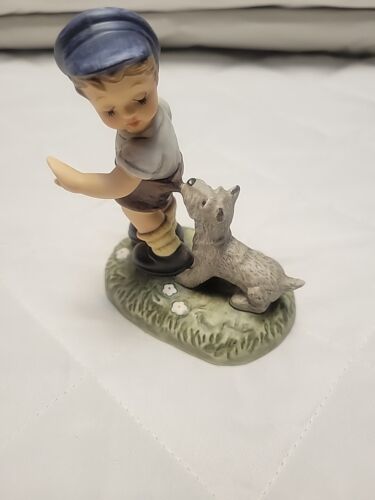 Goebel Berta HUMMEL "SURPRISE ENCOUNTER" Porcelain Figurine BOY & DOG BH 224 - Picture 1 of 9