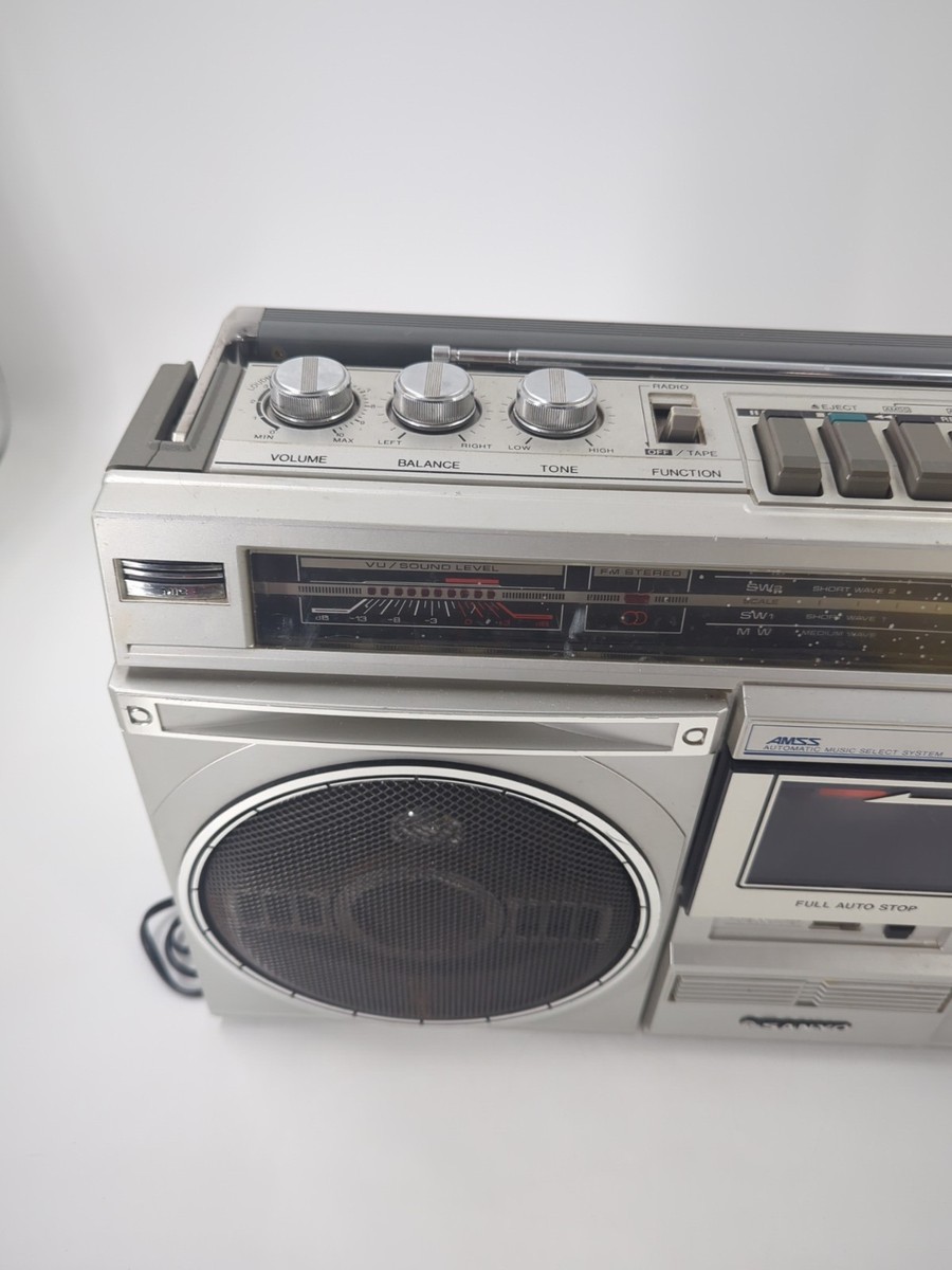 Sanyo M9935K 80s Boombox FM/SW1/SW2/MW Radio Cassette Player