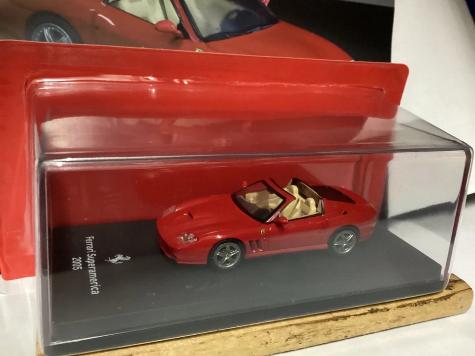 FERRARI SUPERAMERICA 2005 1/64 die-cast + BOOKLET Limited edition - Immagine 2 di 4
